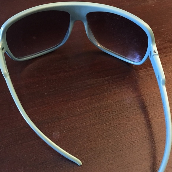 😎 🕶 Blue Sunglasses - Picture 6 of 8